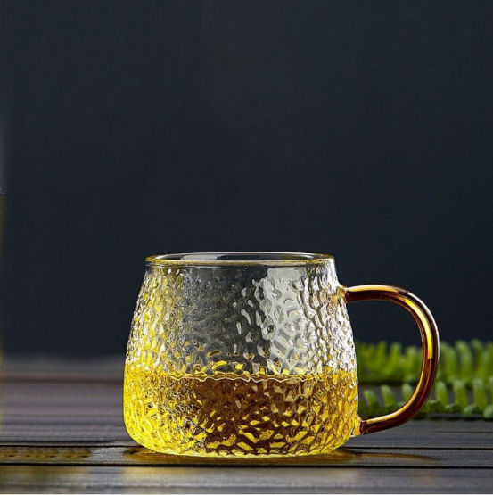 తాగేటప్పుడు మనకు పారదర్శక వైన్ గ్లాసెస్ ఎందుకు అవసరం?