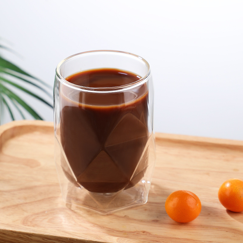 సాధారణ వేడి-నిరోధక డబుల్-వాల్డ్ ఇన్సులేటెడ్ గాజు కప్పు